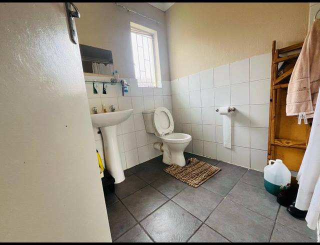 2 BEDROOM TOWNHOUSE FOR SALE IN RHODESFIELD